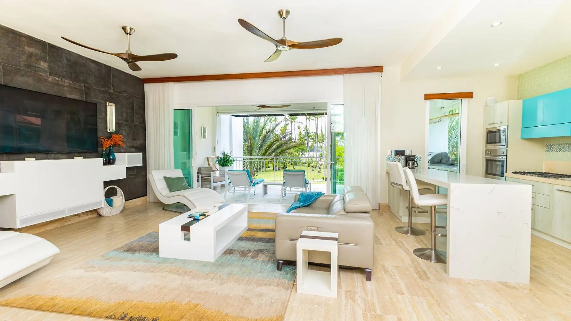 Luxury Beachfront 2Br Apt -Prime Location In Playa Bonita Las Terrenas Lägenhet